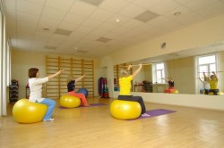 Комплексни упражнения (терапевтична гимнастика) с периартрит периартрит