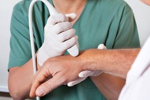 Възпаление на ставите (артрит) на ръцете: защо се появяват, признаци, лечение