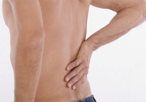 Защо гърбът ме боли в лумбалния регион: какво и как може да го нарани?
