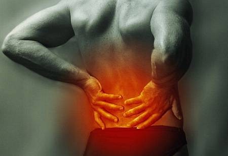 Защо гърбът ме боли в лумбалния регион: какво и как може да го нарани?
