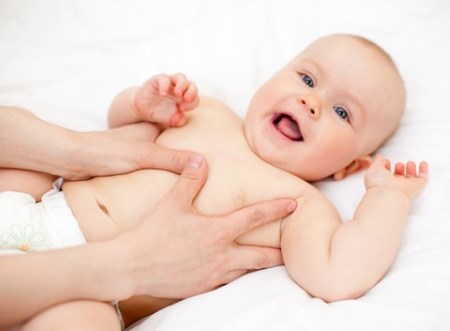 Техники за различни видове бебешки гръден масаж