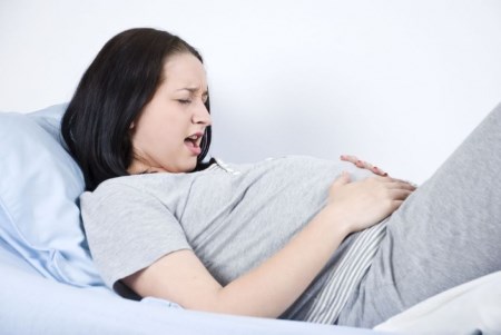 Какви заболявания могат да причинят болка в гърдите по време на бременност