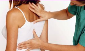 Какво може да бъде причинено от болка между лопатките на гърба