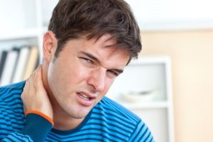 Симптоми, лечение и последствия от натъртване на гръбначния стълб