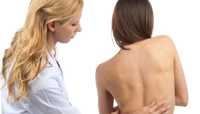 Как да се третира кривината на гръбначния стълб?
