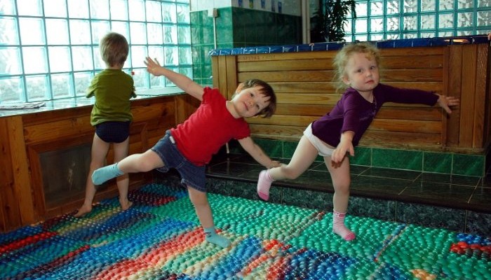 Как да се грижим за плоски крака при деца?