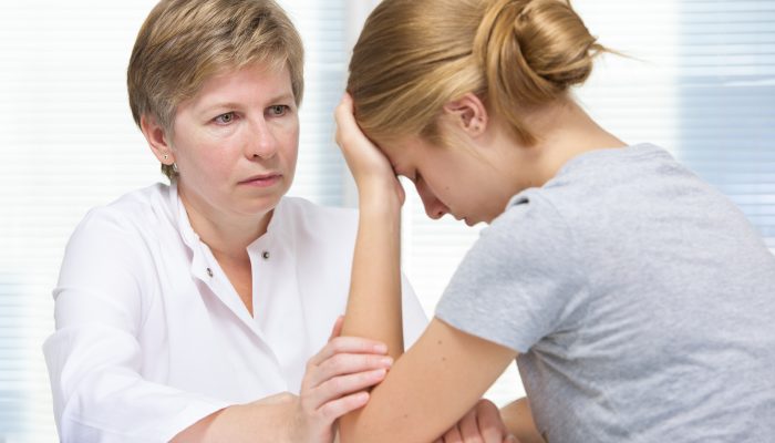 Симптоми и лечение на гръдна и цервикална остеохондроза при жени