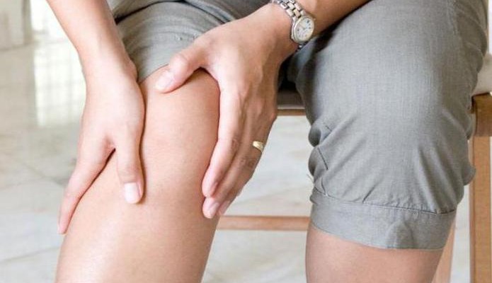 Защо краката болят над коленете пред и зад?