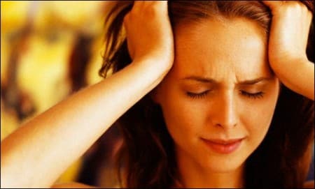 Причини, лечение и профилактика на главоболие с менструация, преди и след тях