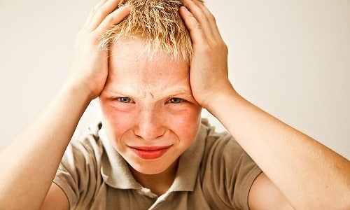 Какво представлява мигрена при деца: симптоми и лечение на заболяването