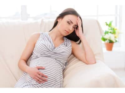 Защо често по време на бременността главата силно боли, повръща и има повръщане