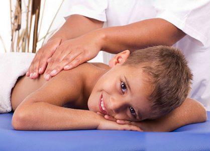 Упражнения и процедури за предотвратяване на сколиозата при ученици и възрастни