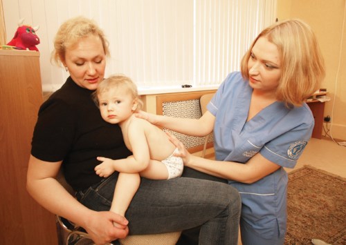 Лечение на вродени леви и десни мускулни тортиколи при новородени