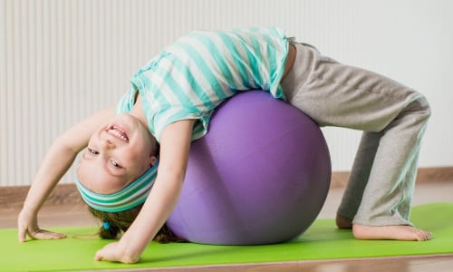 Примери за упражнения за деца с увредена поза