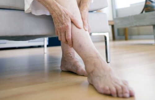 Подуване на краката при възрастните хора