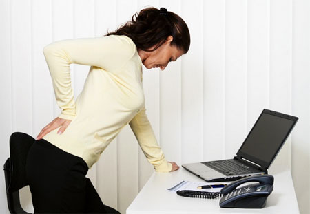 Защо се случва болка в гърба и как да се лекува?