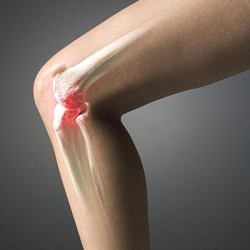 Защо моето коляно боли по време на флексия?