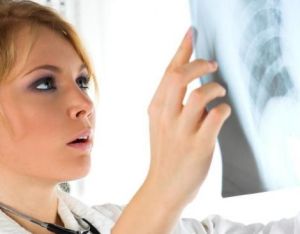 Индикация и подготовка за рентгеновото изследване на гръбначния стълб: какво показва проучването?