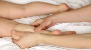 Скрап в краката: причините, типовете, симптомите и методите за лечение на това състояние