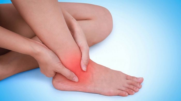 Изместване на краката: причини, симптоми, първа помощ и лечение