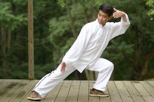 Гимнастика Qigong с обратно херния - нетрадиционно лечение