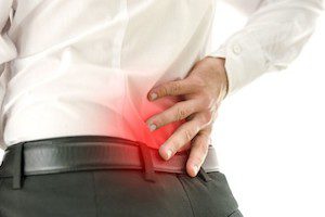 Хернизиран диск на лумбалния гръбнак: причини, симптоми, методи на лечение