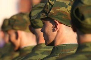 Интервертебрална херния и отдръпване от армията - възможно ли е да се "наклони"?