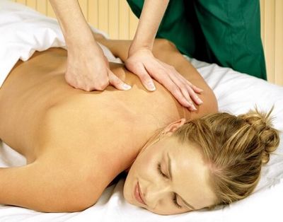 Хернизиран гръбначен стълб в цервикалния масаж