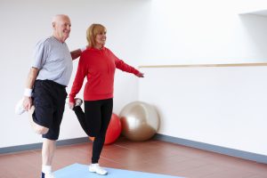 Ефективни упражнения за упражняване физиотерапия за коляното артроза