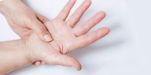 Защо дланите на ръцете боли и как да се справят с нея