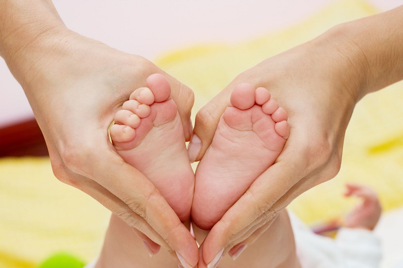 Причини за развитие и лечение на плоски крака при деца