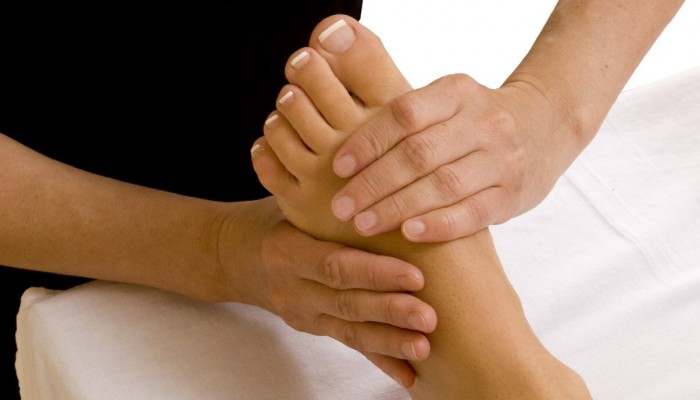 Как да направите масаж с плоски крака при деца и възрастни?