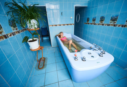 Показания и противопоказания за използването на минерални бани