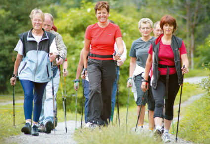 Скандинавското ходене е екзотичен начин за спортен открит отдих