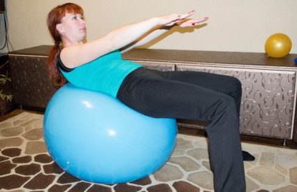 Укрепване на гърба мускулите у дома със специални упражнения за жени