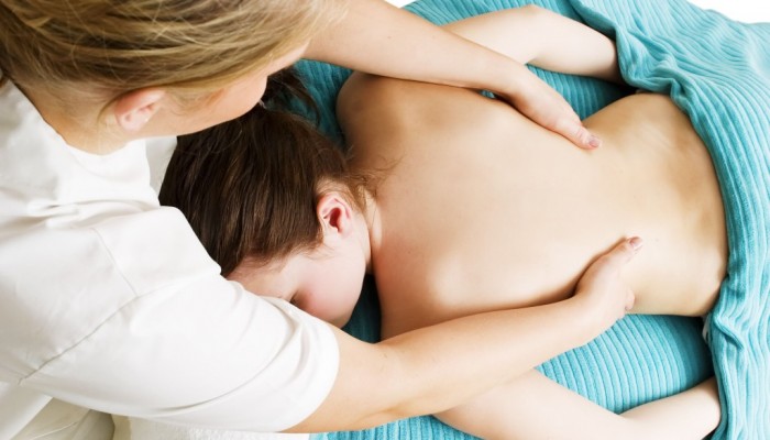 Терапевтичен масаж за сколиоза