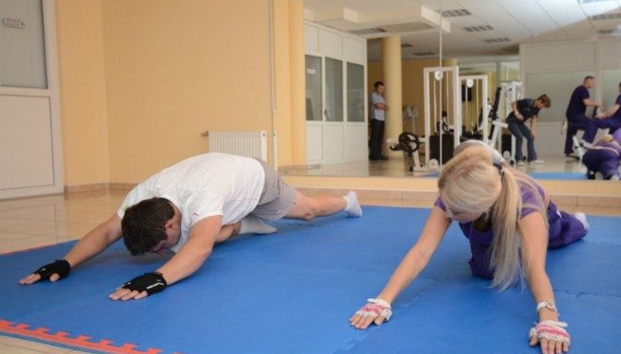 Лечение на артрит с гимнастика и упражнения LFK