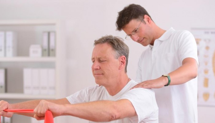 Какъв лекар трябва да се консултира за проблеми с гръбначния стълб?