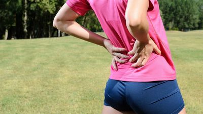 Болка в болки в долната част на гърба при ходене