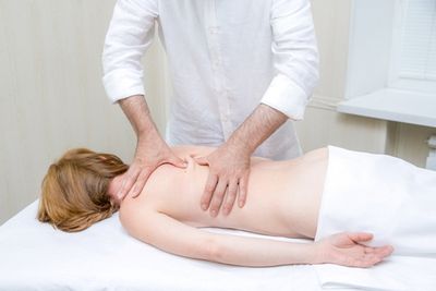 Как да масажирате от цервикалната остеохондроза