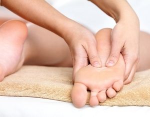 Масаж на краката: правилата за поведение, използваните техники, ползите и цената на тази процедура
