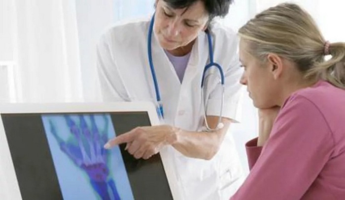 Ревматолог: какво лекува този лекар и кога да се свържете с него