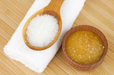Дали маслото и солта помагат с остеохондрозата?