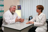 Кой лекар трябва да бъде лекуван за остеохондроза?