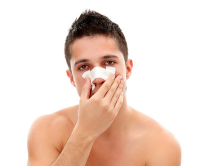 Как да разпознаете и лекувате фрактуриран нос