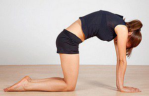 Как йога се прилага за болка в гръбначния стълб