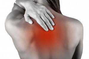 Защо има болка в гръбначния стълб в областта на скаутите?