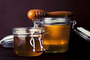 Масаж с мед - най-добрият начин за лечение на остеохондрозата у дома