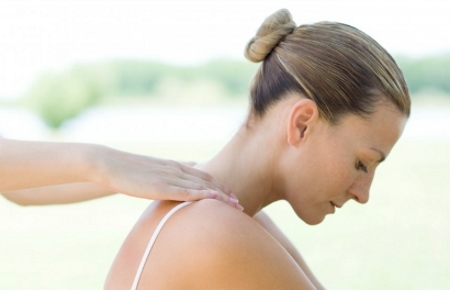 Как е терапевтичен масаж и самомасаж на шията с остеохондроза