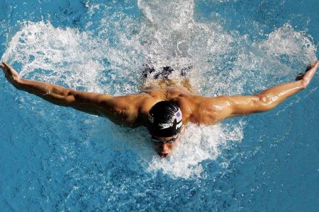 Медицински плуване и упражнения в басейна за остеохондроза на цервикалния и лумбалния гръбначен стълб